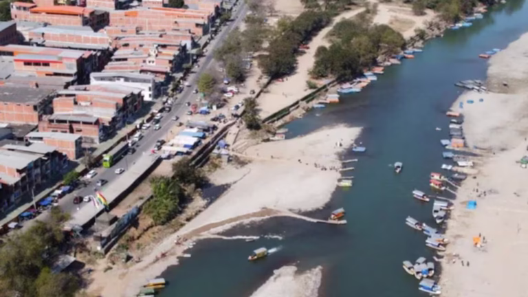 “Nos llenan de toneladas de cocaína todos los días”: el interventor de Aguas Blancas le respondió a Bolivia en medio de la disputa por el alambrado en la frontera