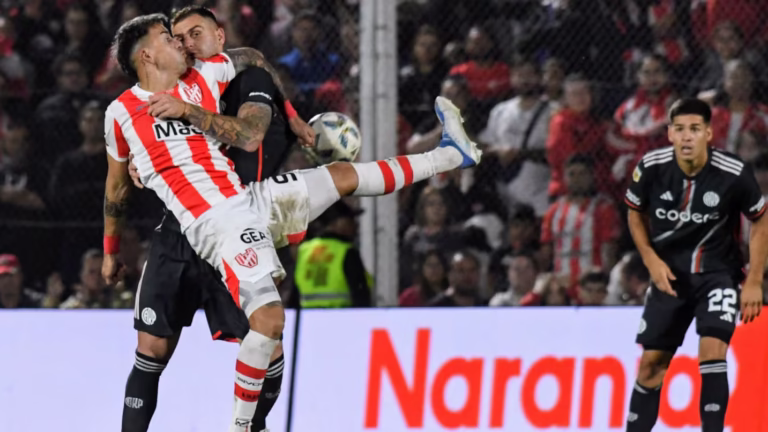River busca su primera victoria en el Torneo Apertura ante Instituto de Córdoba: hora, formaciones y TV