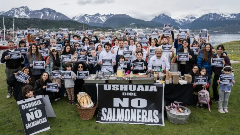 Chefs y pescadores de Ushuaia reclamaron sostener la prohibición a la salmonicultura antes del debate legislativo