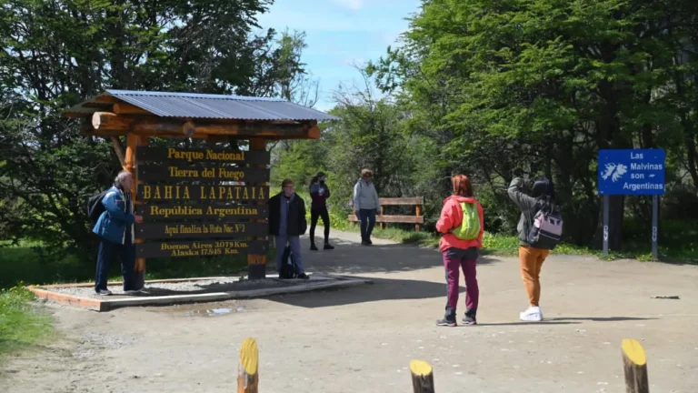 Ushuaia registró un fin de semana largo récord con más de 4.000 turistas asistidos y alta ocupación hotelera