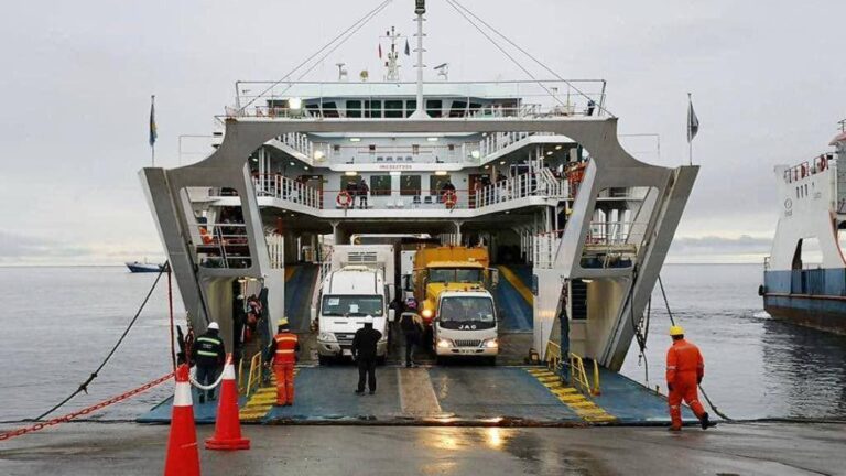 Cruce por barcaza en Tierra del Fuego | Tabsa aplicará aumento transitorio de tarifas por crisis internacional del combustible
