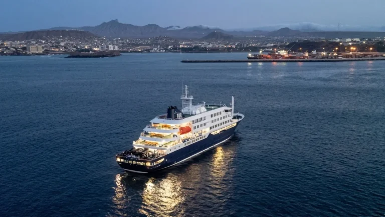Brote de hantavirus en el crucero que pasó por Ushuaia: rastrean pasajeros en cuatro continentes