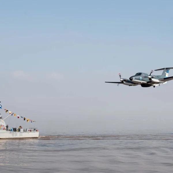 La Armada moderniza uno de sus aviones clave para controlar el Mar Argentino