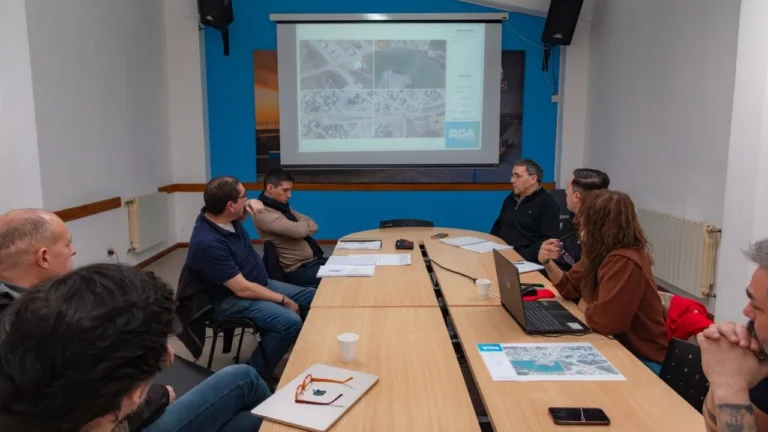 Puente Mosconi: Municipio, ingenieros y técnicos avanzan en estudios para definir obras y mejorar la conectividad
