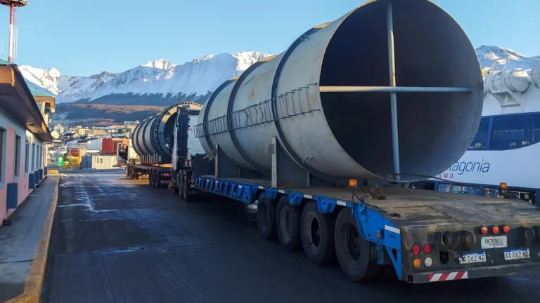 Comenzó el histórico operativo para trasladar más de 6.200 toneladas de equipamiento de la nueva usina de Ushuaia