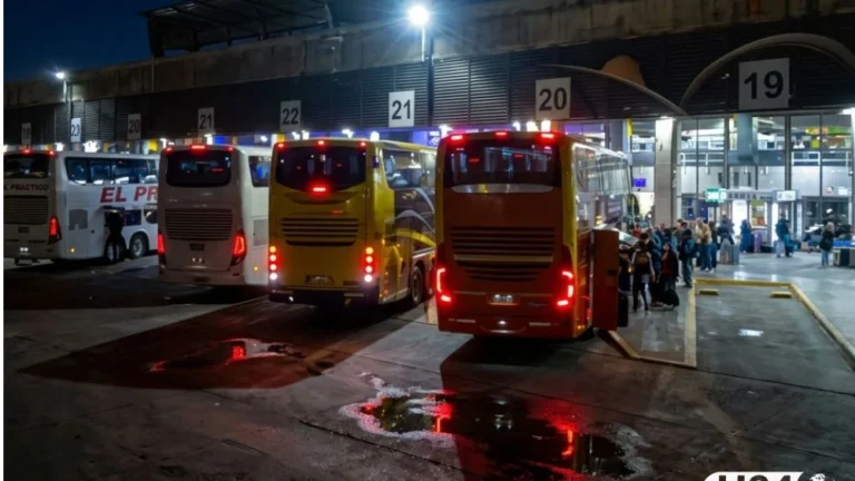 Más de un millón de turistas viajaron por el fin de semana largo, pero gastaron menos que en 2023